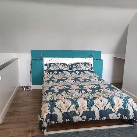 The Old Bar In Wiltshire - 1 Bedroom Guesthouse 치펜햄 외부 사진